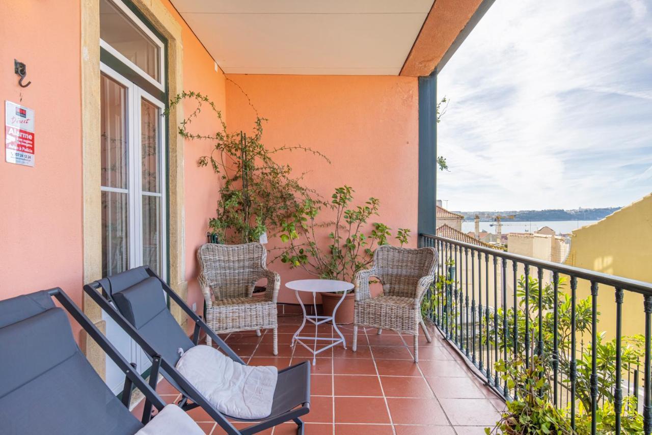 ליסבון Castelo Design Aparment W/ Balcony & Super View By Lovelystay מראה חיצוני תמונה